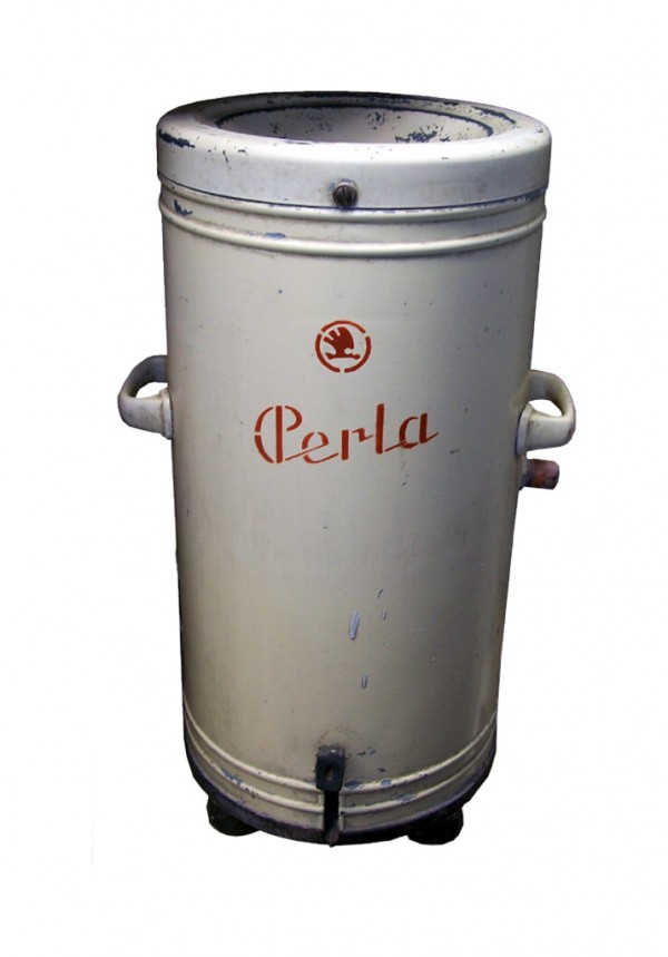 Odstředivka zn. PERLA, typ YP-151 – EZJF n.p. Brno - 1955.jpg